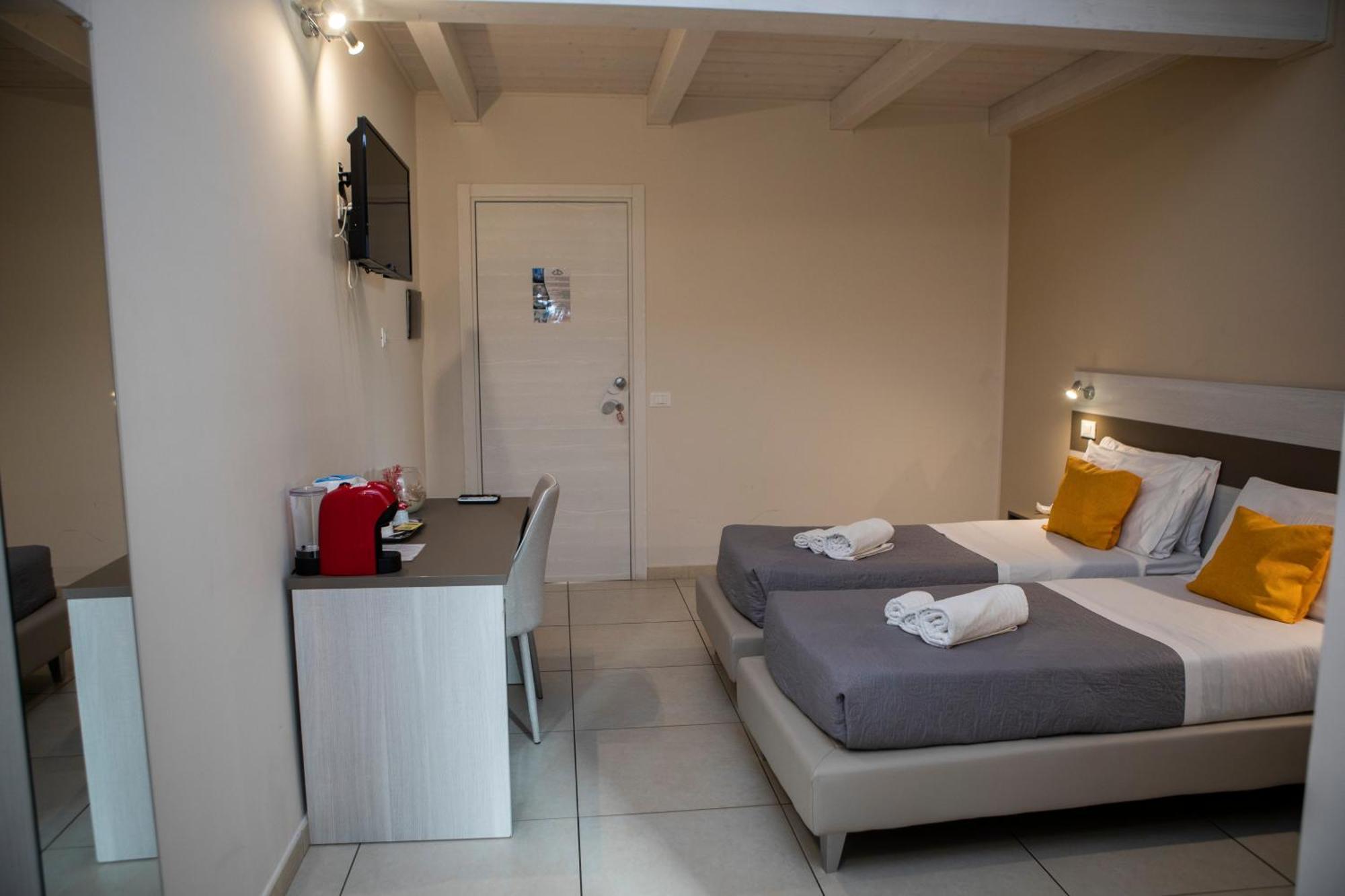 La Perla Amantea - Rooms & Apartaments Екстер'єр фото