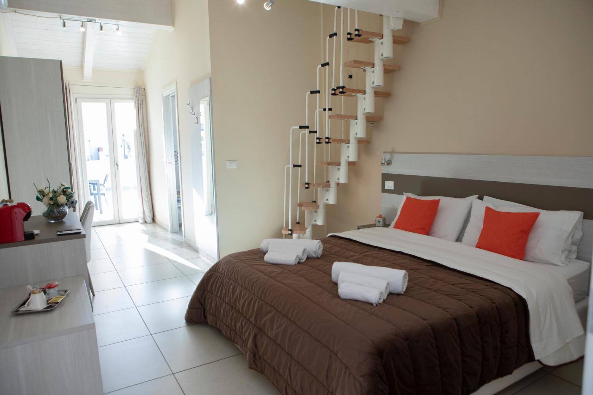La Perla Amantea - Rooms & Apartaments Екстер'єр фото