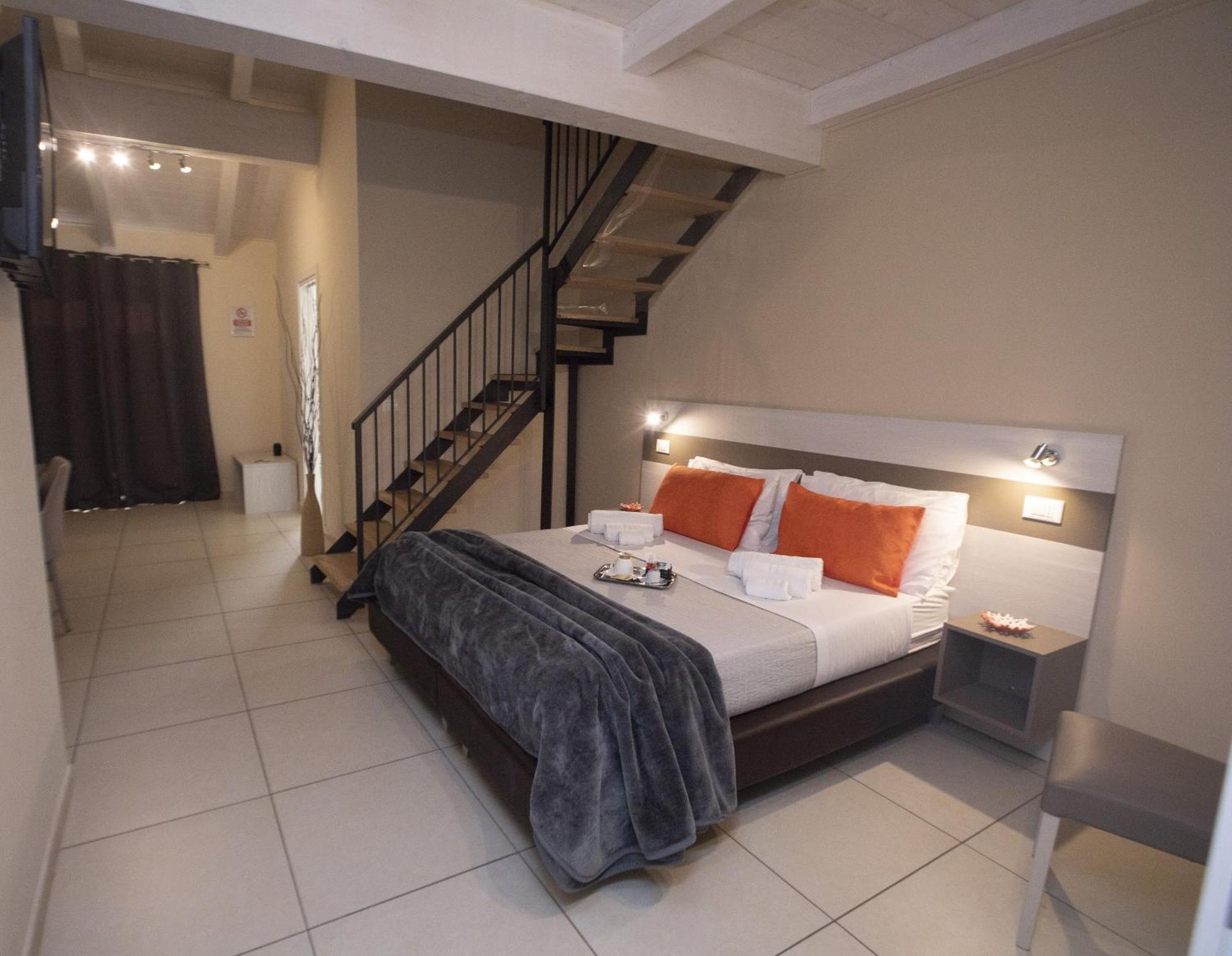 La Perla Amantea - Rooms & Apartaments Екстер'єр фото