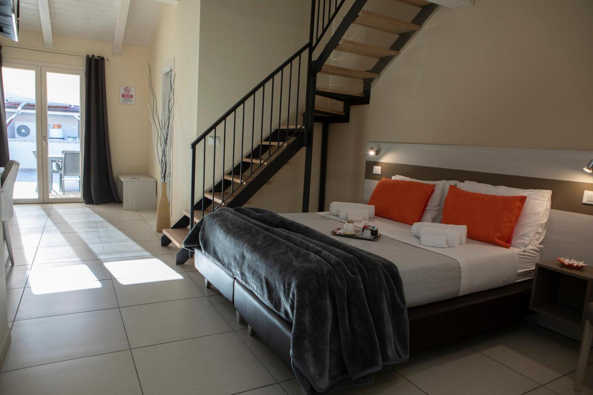La Perla Amantea - Rooms & Apartaments Екстер'єр фото