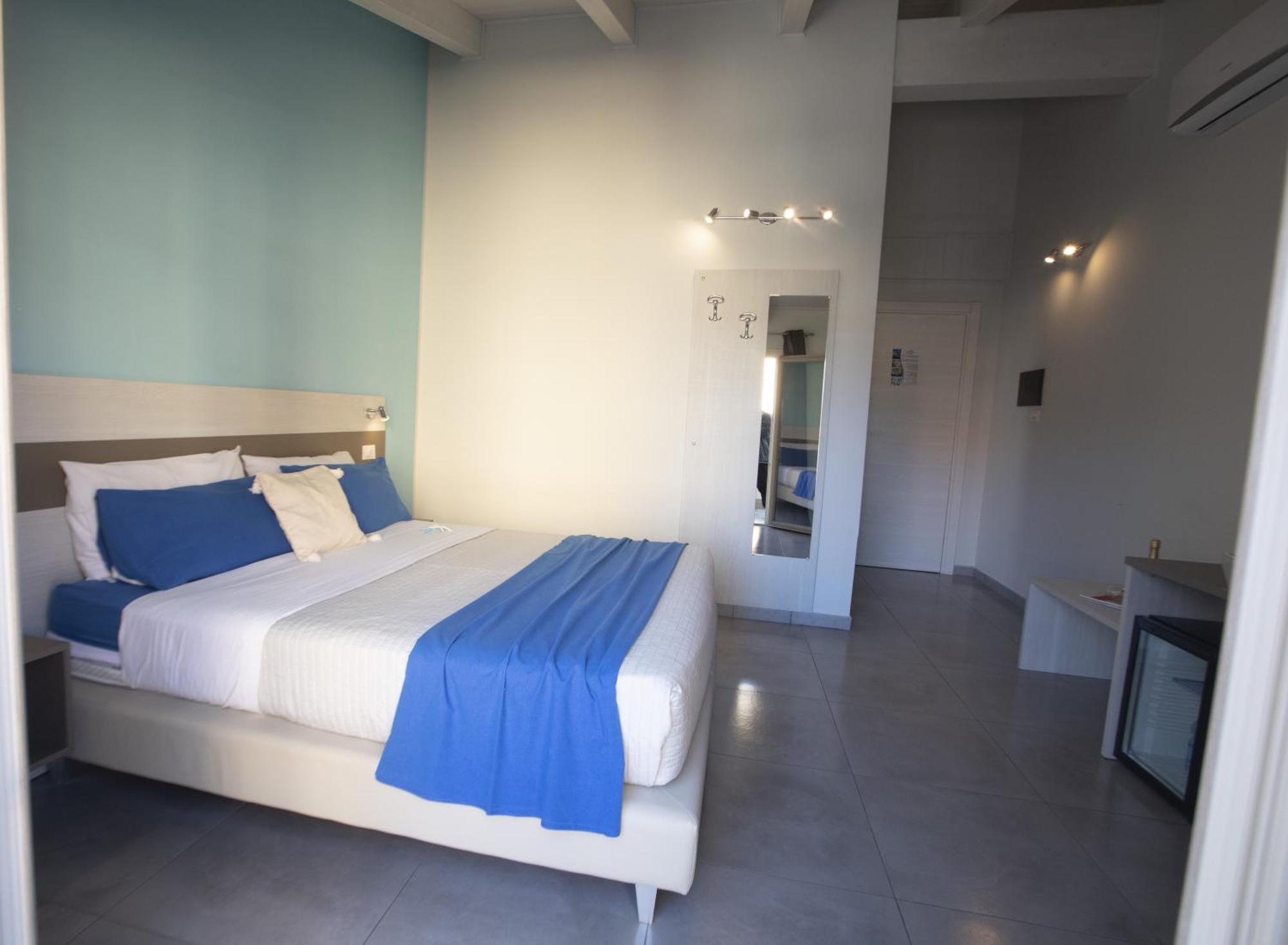 La Perla Amantea - Rooms & Apartaments Екстер'єр фото